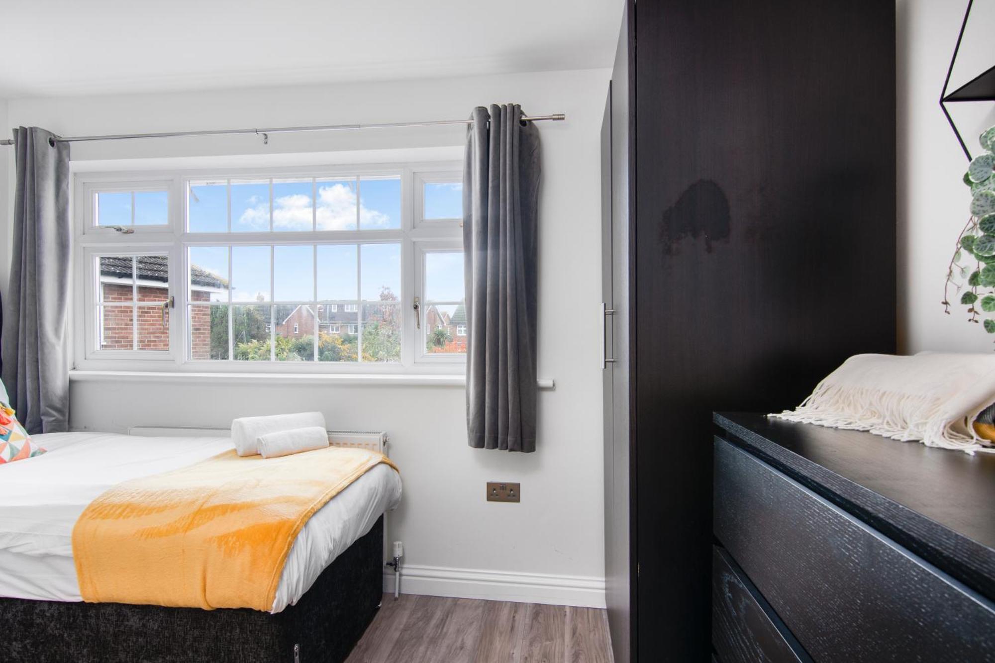Onsitestays - Spacious 3 Bed House With Garden, Wifi & 4 Plus Parking Gravesend Exterior foto